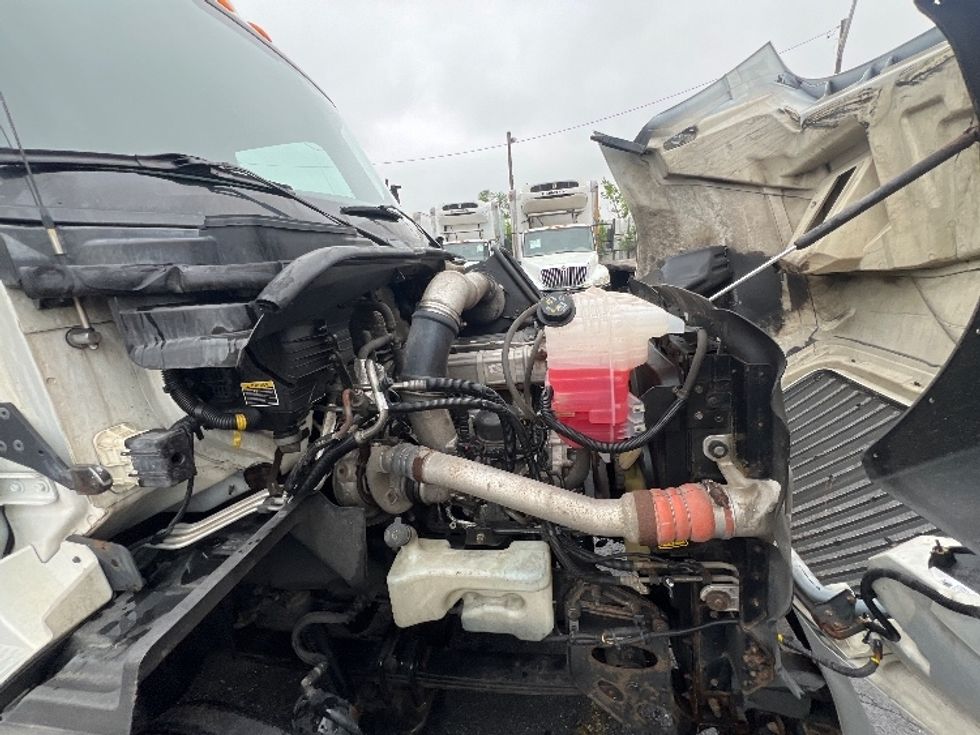 Sleeper Tractor-Heavy Duty Tractors-International-2020-RH613-Jessup-MD-494,359\n\t\tmiles-$ 30,500 - Image 20