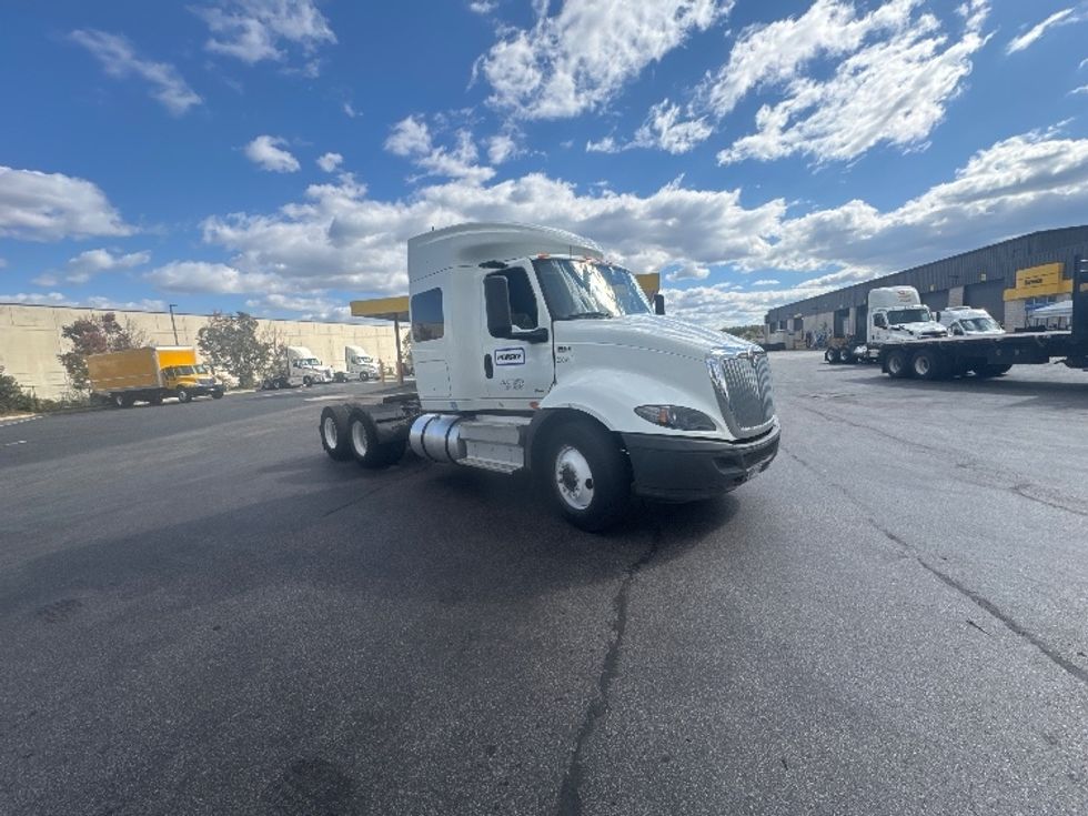 Sleeper Tractor-Heavy Duty Tractors-International-2020-RH613-Jessup-MD-494,359\n\t\tmiles-$ 30,500 - Image 3