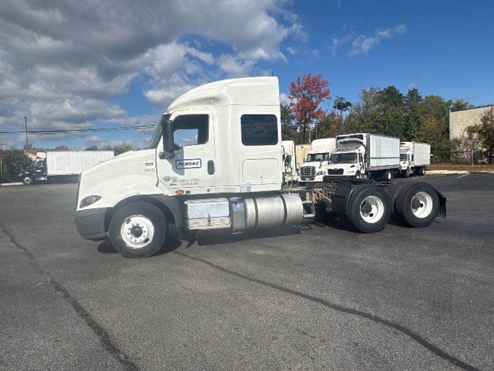 Sleeper Tractor-Heavy Duty Tractors-International-2020-RH613-Jessup-MD-494,359\n\t\tmiles-$ 30,500 - Image 5