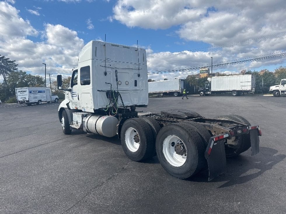 Sleeper Tractor-Heavy Duty Tractors-International-2020-RH613-Jessup-MD-494,359\n\t\tmiles-$ 30,500 - Image 6