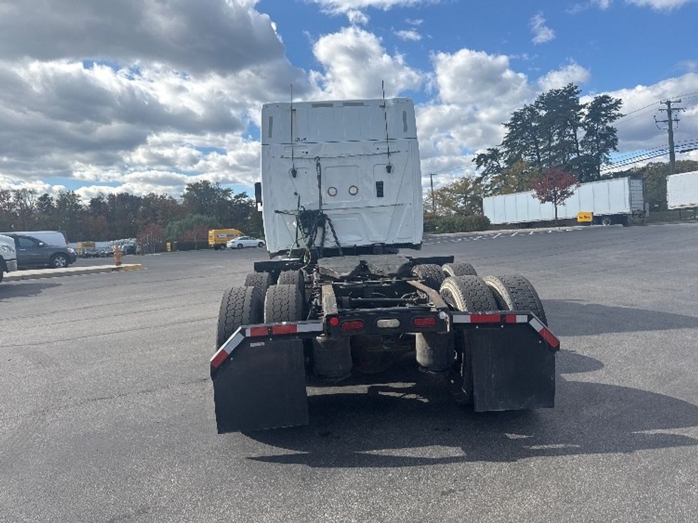 Sleeper Tractor-Heavy Duty Tractors-International-2020-RH613-Jessup-MD-494,359\n\t\tmiles-$ 30,500 - Image 7