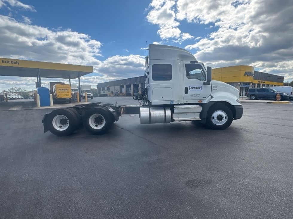 Sleeper Tractor-Heavy Duty Tractors-International-2020-RH613-Jessup-MD-494,359\n\t\tmiles-$ 30,500 - Image 8