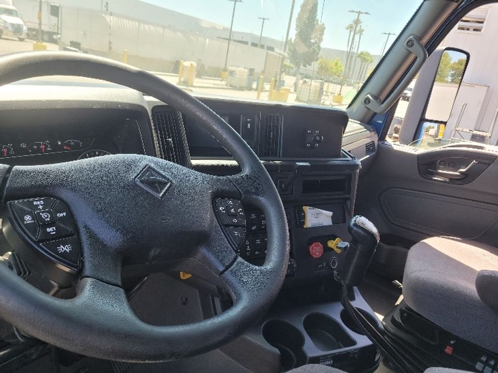Sleeper Tractor-Heavy Duty Tractors-International-2020-RH613-Stockton-CA-522,220\n\t\tmiles-$ 29,250 - Image 10