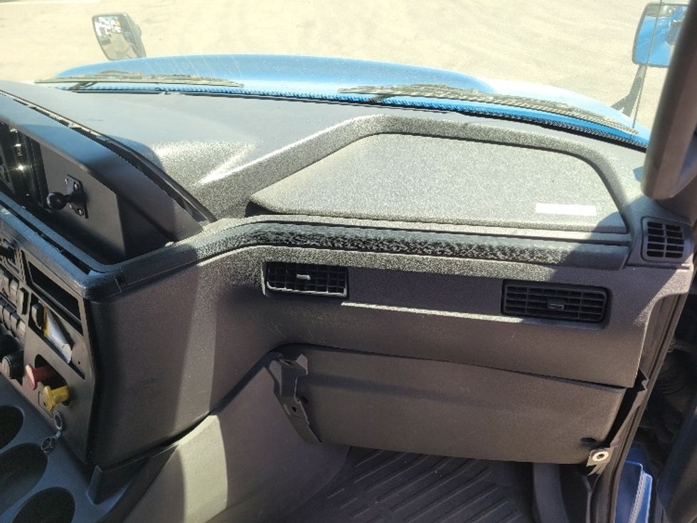 Sleeper Tractor-Heavy Duty Tractors-International-2020-RH613-Stockton-CA-522,220\n\t\tmiles-$ 29,250 - Image 14