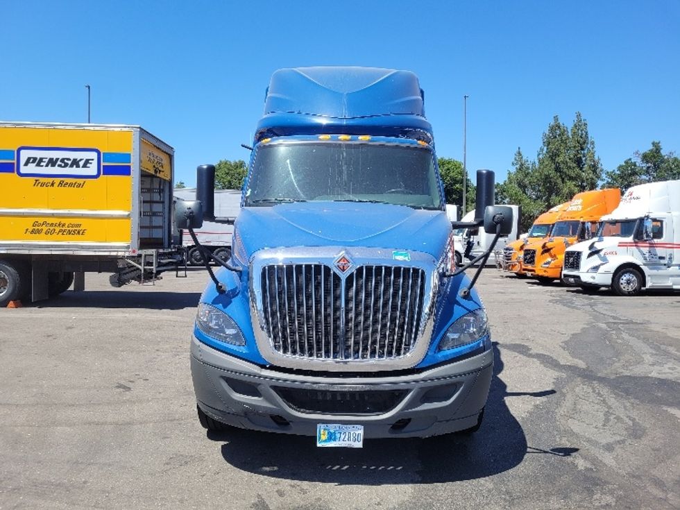 Sleeper Tractor-Heavy Duty Tractors-International-2020-RH613-Stockton-CA-522,220\n\t\tmiles-$ 29,250 - Image 2