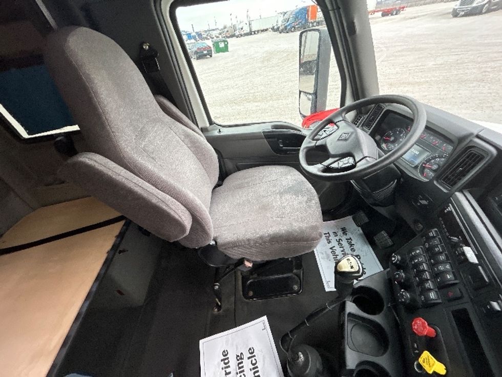 Sleeper Tractor-Heavy Duty Tractors-International-2020-RH613-Sturtevant-WI-293,363\n\t\tmiles-$ 46,750 - Image 15