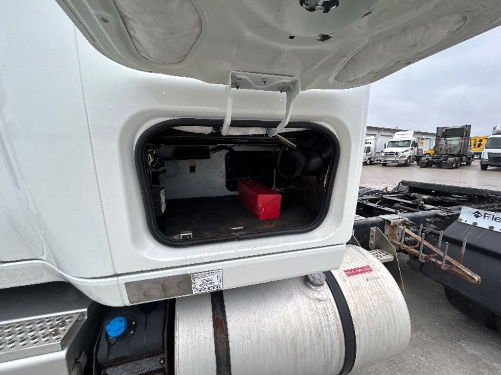 Sleeper Tractor-Heavy Duty Tractors-International-2020-RH613-Sturtevant-WI-293,363\n\t\tmiles-$ 46,750 - Image 23