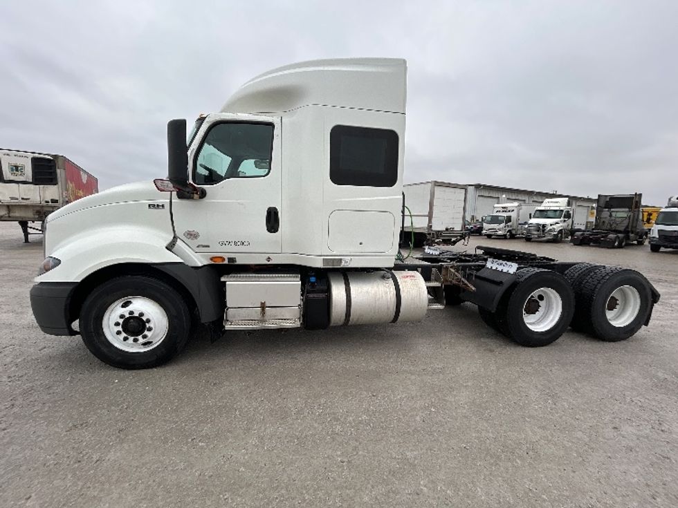Sleeper Tractor-Heavy Duty Tractors-International-2020-RH613-Sturtevant-WI-293,363\n\t\tmiles-$ 46,750 - Image 4