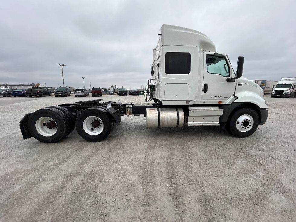 Sleeper Tractor-Heavy Duty Tractors-International-2020-RH613-Sturtevant-WI-293,363\n\t\tmiles-$ 46,750 - Image 8