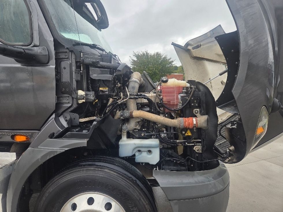 Sleeper Tractor-Heavy Duty Tractors-International-2020-RH613-Zanesville-OH-387,905\n\t\tmiles-$ 30,500 - Image 20