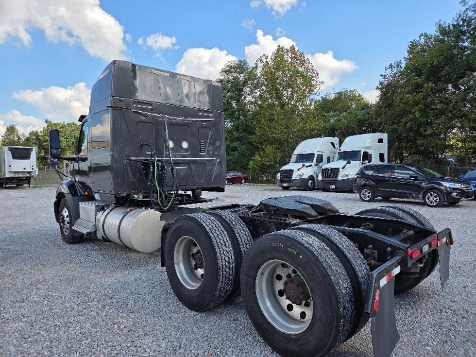 Sleeper Tractor-Heavy Duty Tractors-International-2020-RH613-Zanesville-OH-387,905\n\t\tmiles-$ 30,500 - Image 5