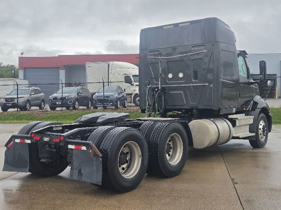 Sleeper Tractor-Heavy Duty Tractors-International-2020-RH613-Zanesville-OH-387,905\n\t\tmiles-$ 30,500 - Image 7