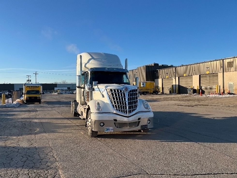 Sleeper Tractor-Heavy Duty Tractors-International-2021-LONESTAR-Warren-MI-185,805\n\t\tmiles-$ 92,000 - Image 1