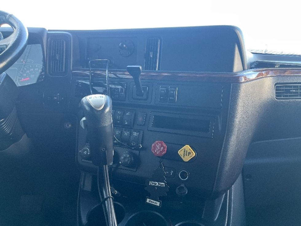 Sleeper Tractor-Heavy Duty Tractors-International-2021-LONESTAR-Warren-MI-185,805\n\t\tmiles-$ 92,000 - Image 12