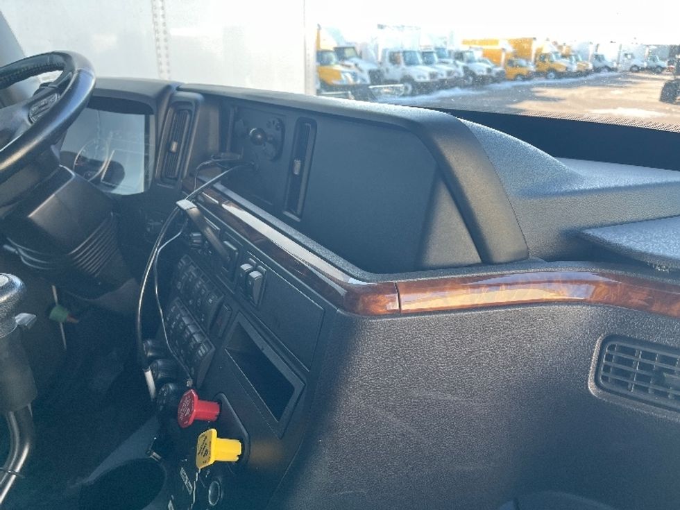 Sleeper Tractor-Heavy Duty Tractors-International-2021-LONESTAR-Warren-MI-185,805\n\t\tmiles-$ 92,000 - Image 15