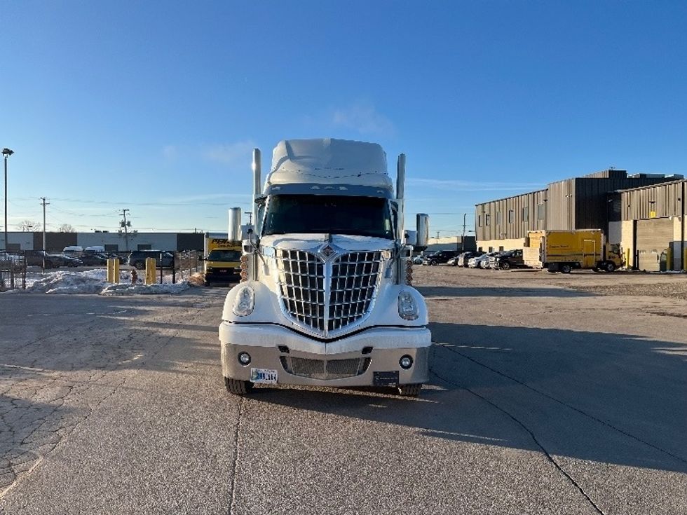 Sleeper Tractor-Heavy Duty Tractors-International-2021-LONESTAR-Warren-MI-185,805\n\t\tmiles-$ 92,000 - Image 2