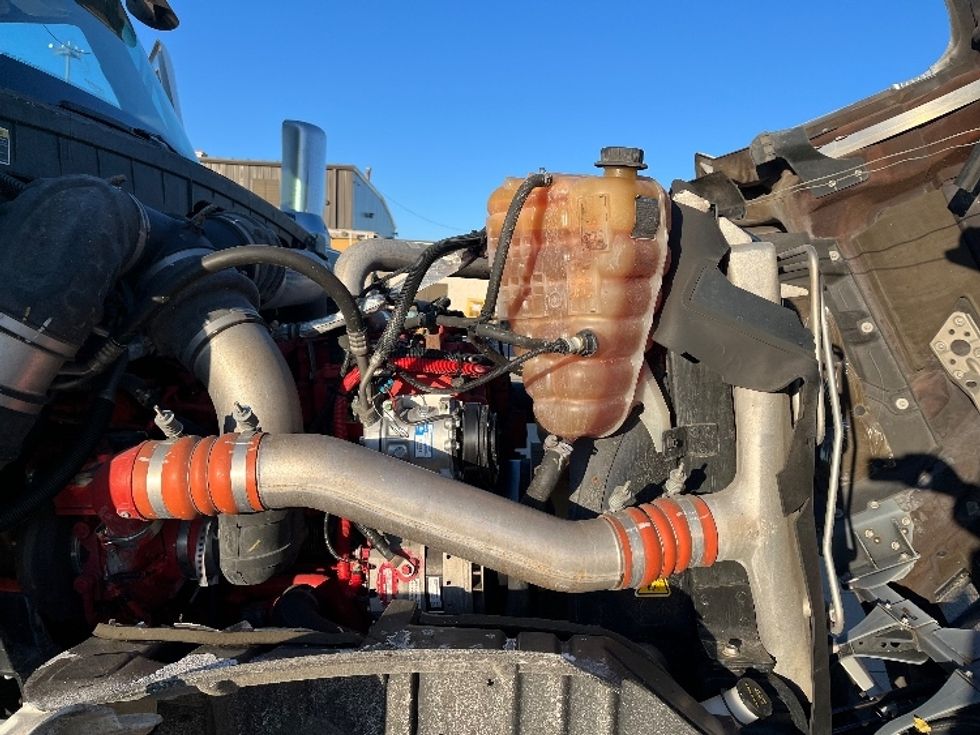 Sleeper Tractor-Heavy Duty Tractors-International-2021-LONESTAR-Warren-MI-185,805\n\t\tmiles-$ 92,000 - Image 21