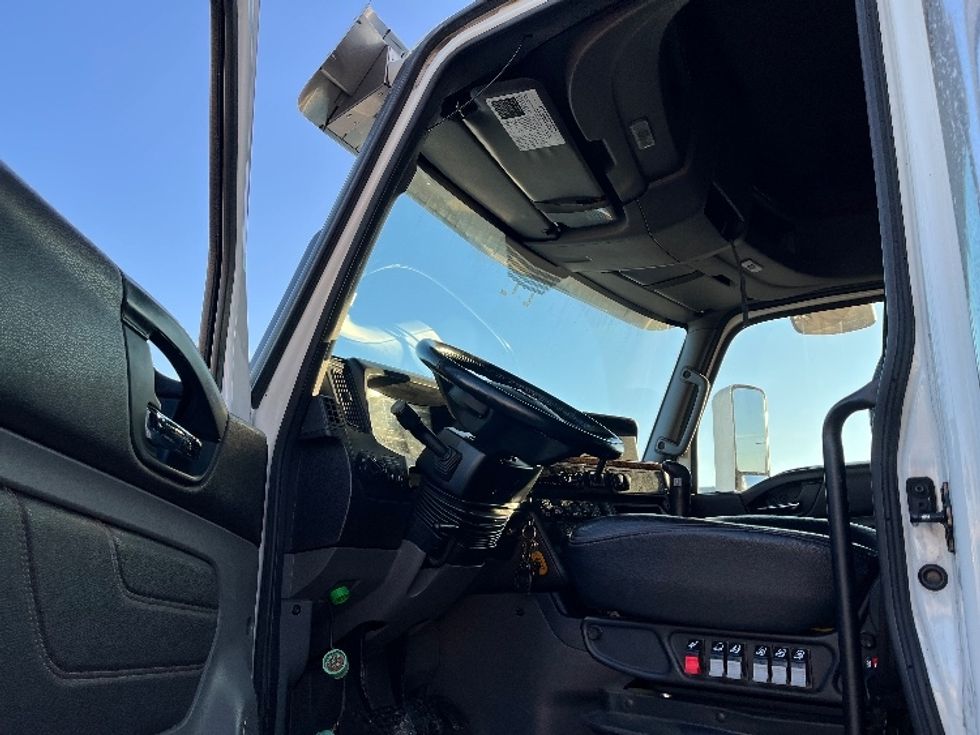 Sleeper Tractor-Heavy Duty Tractors-International-2021-LONESTAR-Warren-MI-185,805\n\t\tmiles-$ 92,000 - Image 9