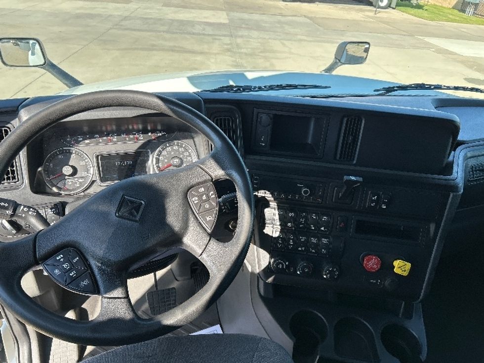 Sleeper Tractor-Heavy Duty Tractors-International-2021-LT625-Arlington-TX-177,140\n\t\tmiles-$ 75,250 - Image 11