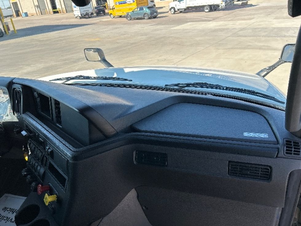Sleeper Tractor-Heavy Duty Tractors-International-2021-LT625-Arlington-TX-177,140\n\t\tmiles-$ 75,250 - Image 14