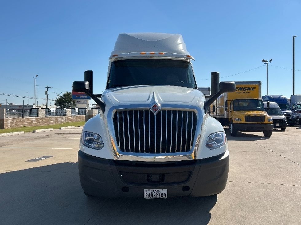 Sleeper Tractor-Heavy Duty Tractors-International-2021-LT625-Arlington-TX-177,140\n\t\tmiles-$ 75,250 - Image 2