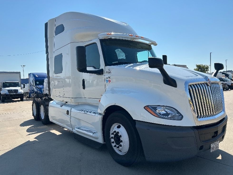 Sleeper Tractor-Heavy Duty Tractors-International-2021-LT625-Arlington-TX-447,910\n\t\tmiles-$ 56,750 - Image 1