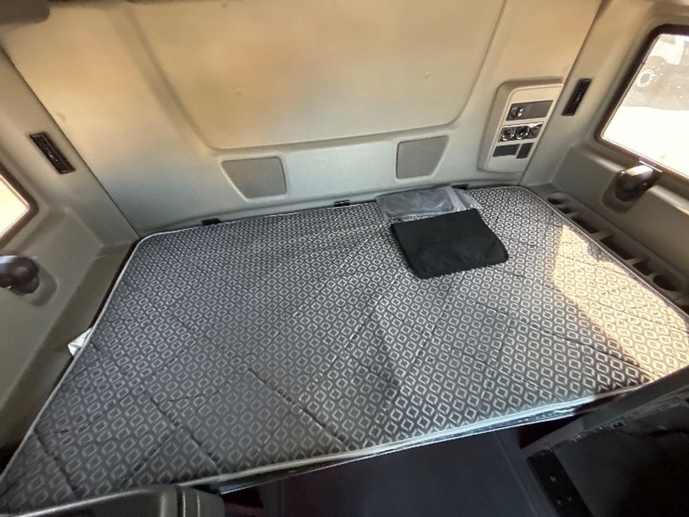 Sleeper Tractor-Heavy Duty Tractors-International-2021-LT625-Arlington-TX-447,910\n\t\tmiles-$ 56,750 - Image 17