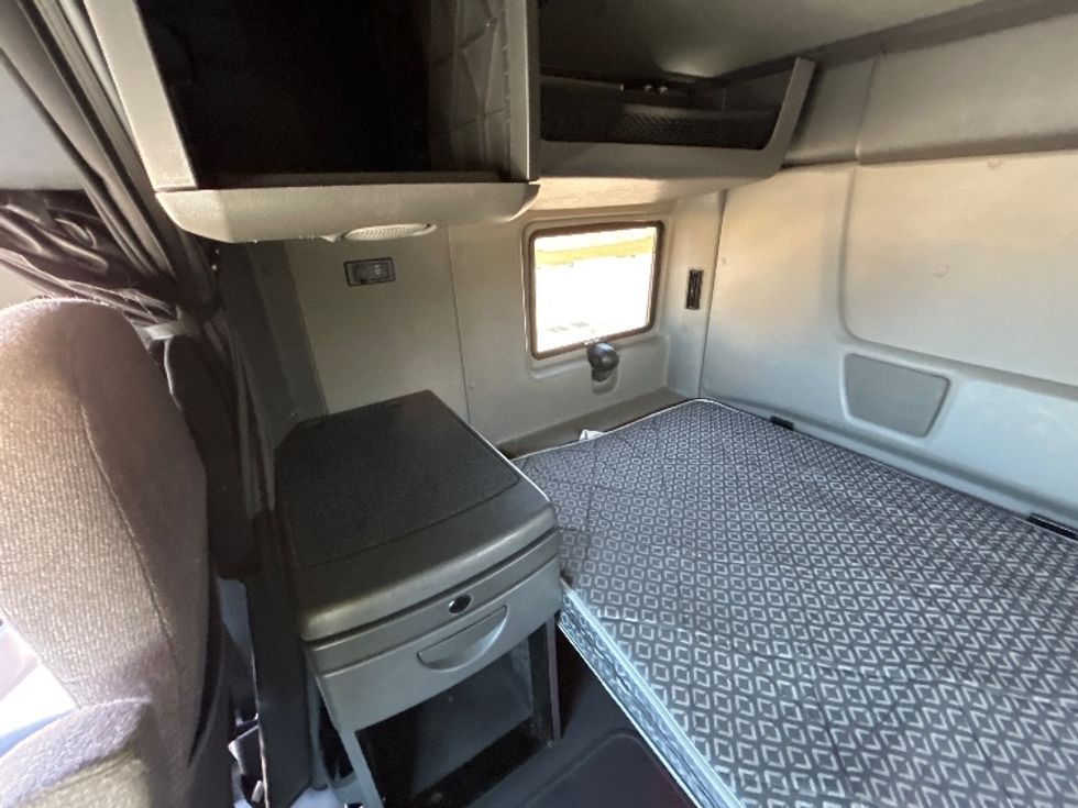 Sleeper Tractor-Heavy Duty Tractors-International-2021-LT625-Arlington-TX-447,910\n\t\tmiles-$ 56,750 - Image 19