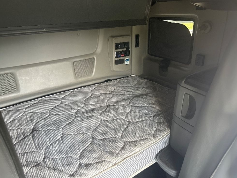 Sleeper Tractor-Heavy Duty Tractors-International-2021-LT625-Byron Center-MI-537,671\n\t\tmiles-$ 39,750 - Image 17