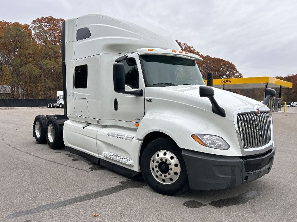 Sleeper Tractor-Heavy Duty Tractors-International-2021-LT625-Byron Center-MI-554,446\n\t\tmiles-$ 27,750 - Image 1
