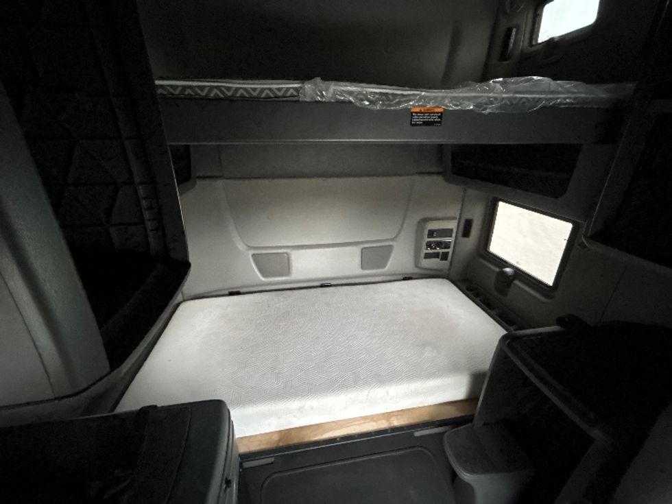 Sleeper Tractor-Heavy Duty Tractors-International-2021-LT625-Byron Center-MI-554,446\n\t\tmiles-$ 27,750 - Image 16