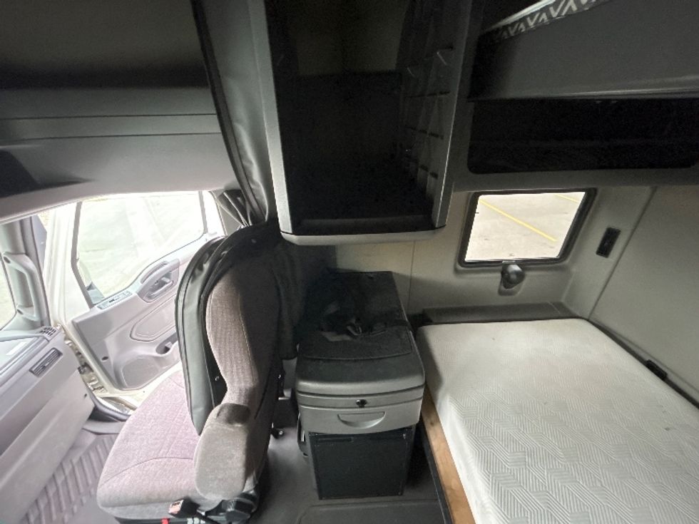 Sleeper Tractor-Heavy Duty Tractors-International-2021-LT625-Byron Center-MI-554,446\n\t\tmiles-$ 27,750 - Image 19