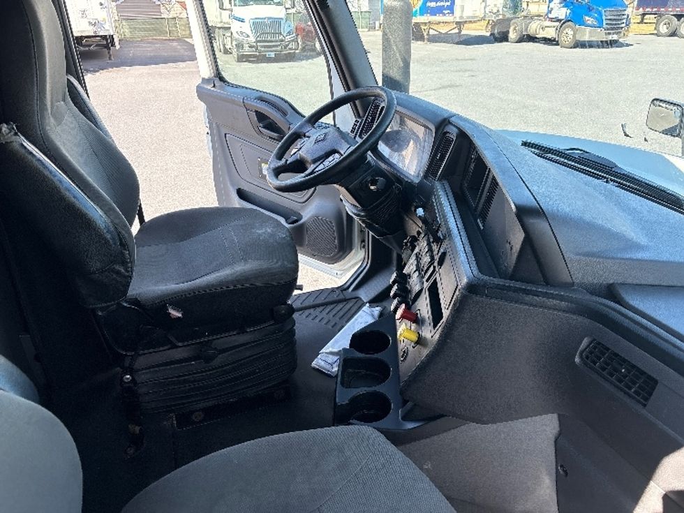 Sleeper Tractor-Heavy Duty Tractors-International-2021-LT625-Carlisle-PA-531,901\n\t\tmiles-$ 47,500 - Image 14