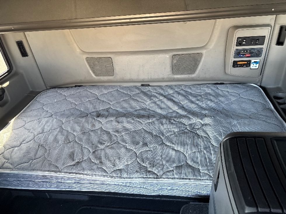 Sleeper Tractor-Heavy Duty Tractors-International-2021-LT625-Carlisle-PA-531,901\n\t\tmiles-$ 47,500 - Image 18