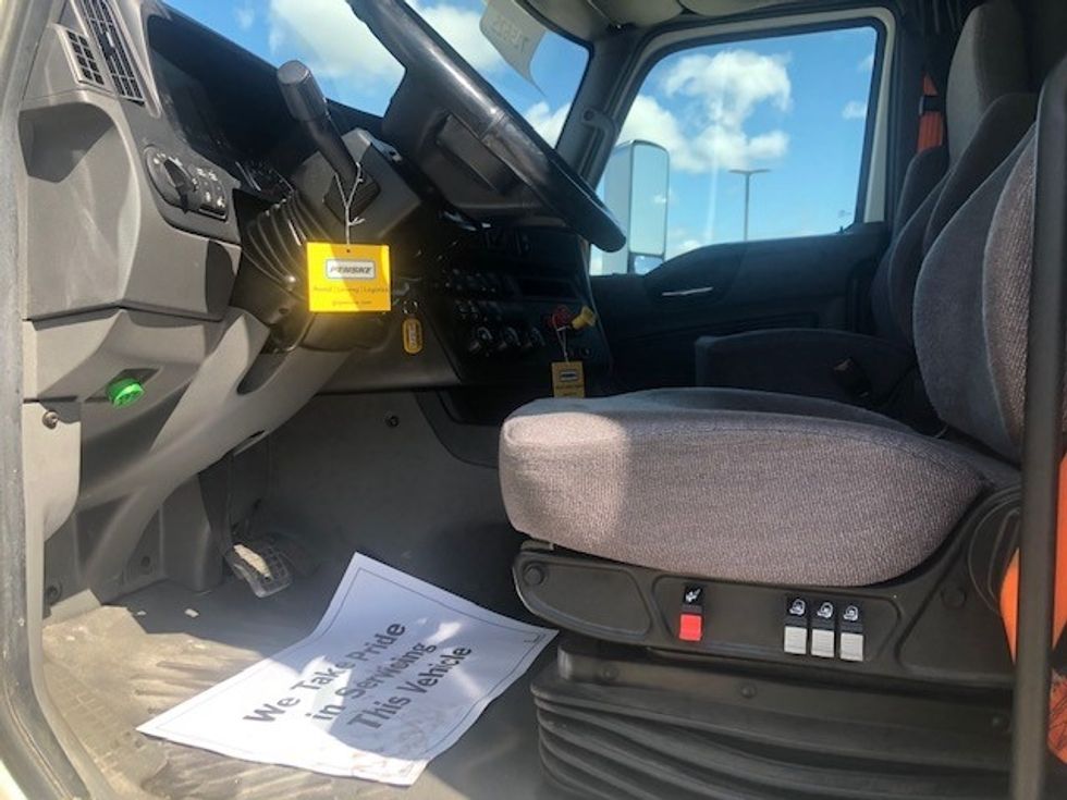 Sleeper Tractor-Heavy Duty Tractors-International-2021-LT625-Chicago (Melrose Park)-IL-374,289\n\t\tmiles-$ 52,750 - Image 6