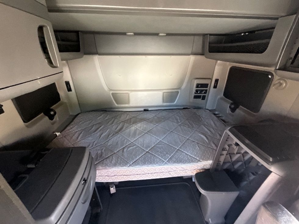 Sleeper Tractor-Heavy Duty Tractors-International-2021-LT625-Concord-NC-408,864\n\t\tmiles-$ 50,500 - Image 13