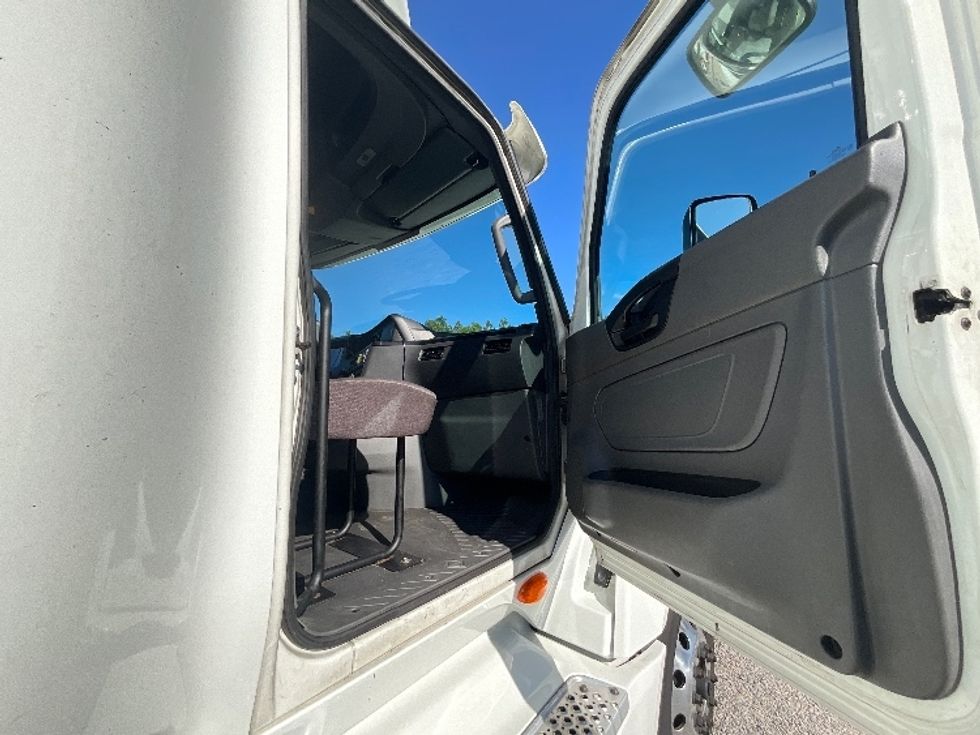 Sleeper Tractor-Heavy Duty Tractors-International-2021-LT625-Concord-NC-408,864\n\t\tmiles-$ 50,500 - Image 14