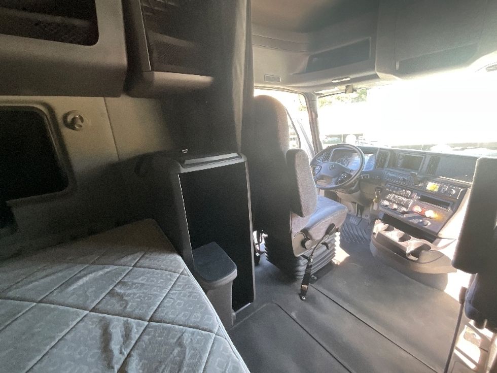 Sleeper Tractor-Heavy Duty Tractors-International-2021-LT625-Concord-NC-408,864\n\t\tmiles-$ 50,500 - Image 18