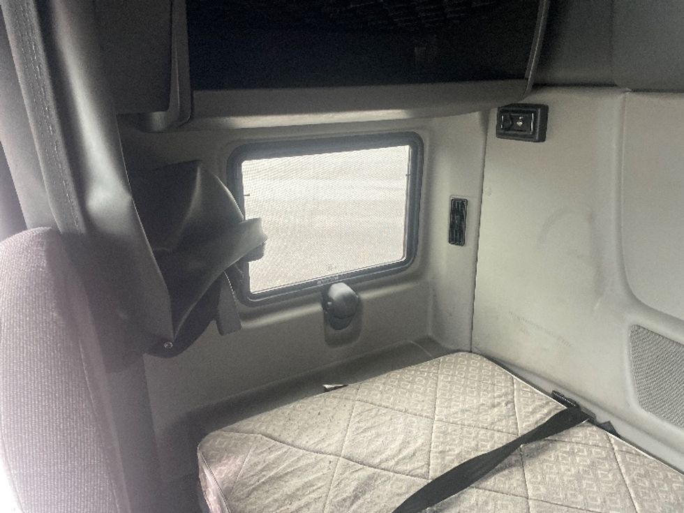 Sleeper Tractor-Heavy Duty Tractors-International-2021-LT625-Conklin-NY-433,997\n\t\tmiles-$ 59,750 - Image 19