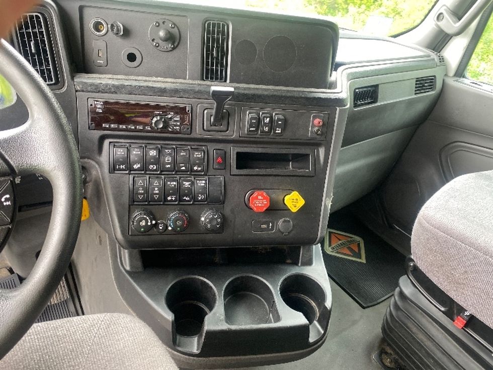 Sleeper Tractor-Heavy Duty Tractors-International-2021-LT625-Conklin-NY-514,937\n\t\tmiles-$ 52,750 - Image 12