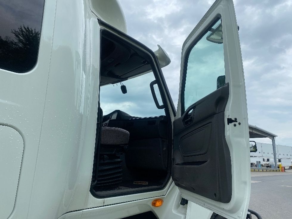 Sleeper Tractor-Heavy Duty Tractors-International-2021-LT625-Conklin-NY-514,937\n\t\tmiles-$ 52,750 - Image 13