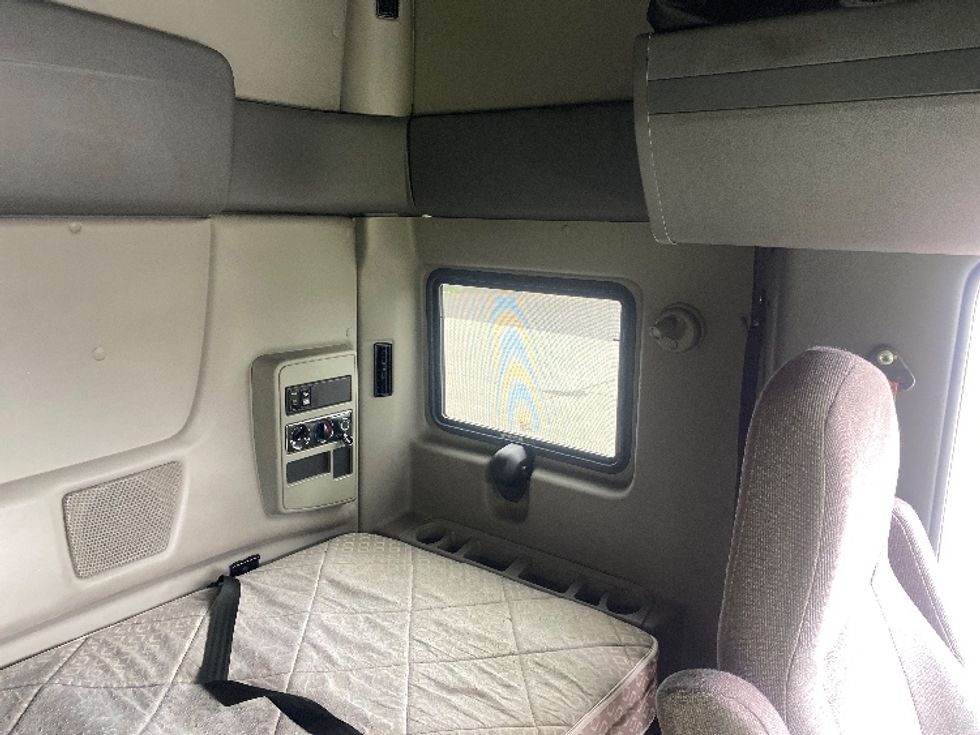 Sleeper Tractor-Heavy Duty Tractors-International-2021-LT625-Conklin-NY-514,937\n\t\tmiles-$ 52,750 - Image 18