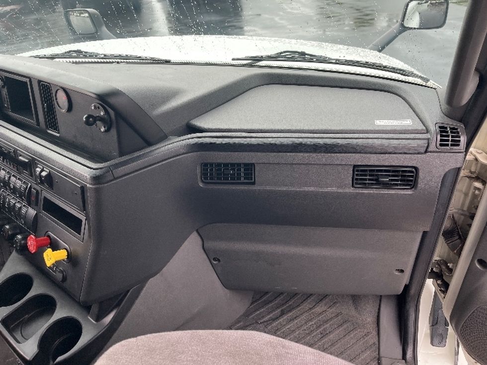 Sleeper Tractor-Heavy Duty Tractors-International-2021-LT625-Cranbury-NJ-495,911\n\t\tmiles-$ 50,000 - Image 14