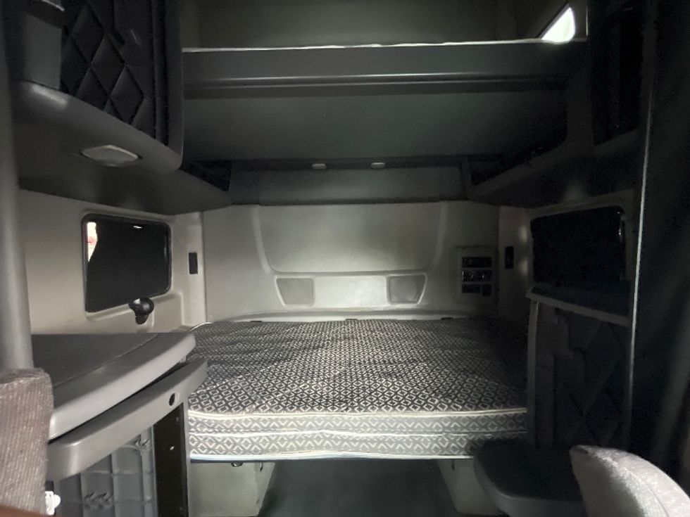 Sleeper Tractor-Heavy Duty Tractors-International-2021-LT625-Cranbury-NJ-495,911\n\t\tmiles-$ 50,000 - Image 16