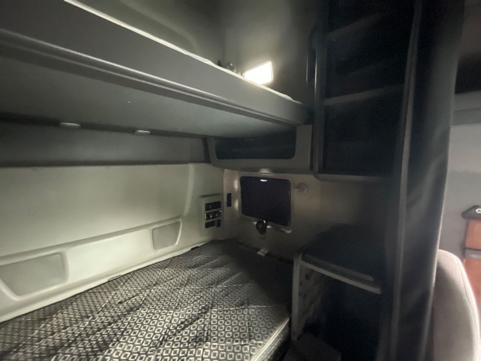 Sleeper Tractor-Heavy Duty Tractors-International-2021-LT625-Cranbury-NJ-495,911\n\t\tmiles-$ 50,000 - Image 18