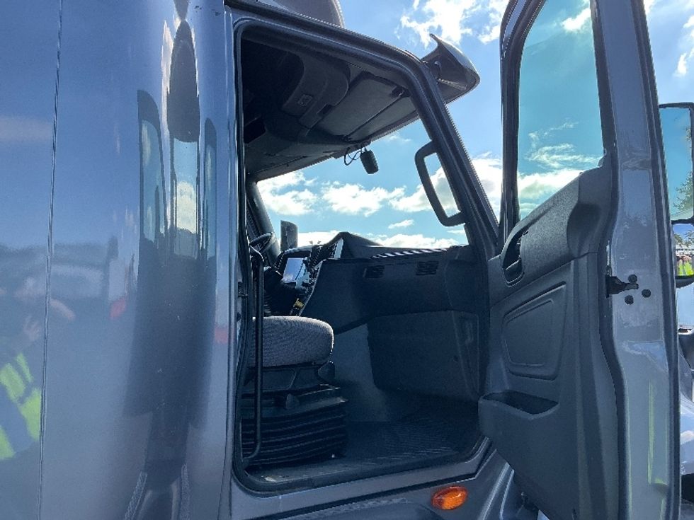 Sleeper Tractor-Heavy Duty Tractors-International-2021-LT625-East Chicago-IN-396,862\n\t\tmiles-$ 58,500 - Image 13