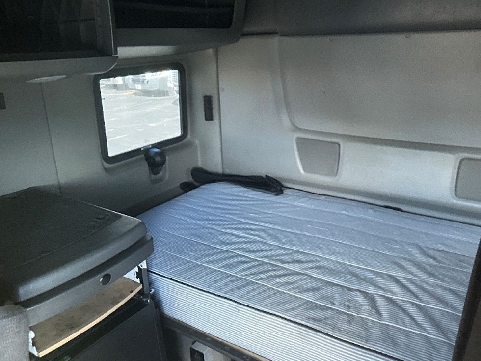 Sleeper Tractor-Heavy Duty Tractors-International-2021-LT625-East Chicago-IN-396,862\n\t\tmiles-$ 58,500 - Image 19