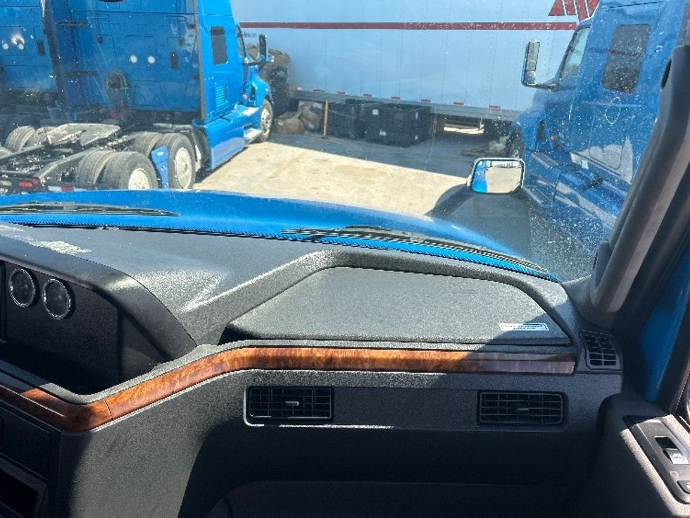 Sleeper Tractor-Heavy Duty Tractors-International-2021-LT625-El Paso-TX-578,944\n\t\tmiles-$ 38,250 - Image 14