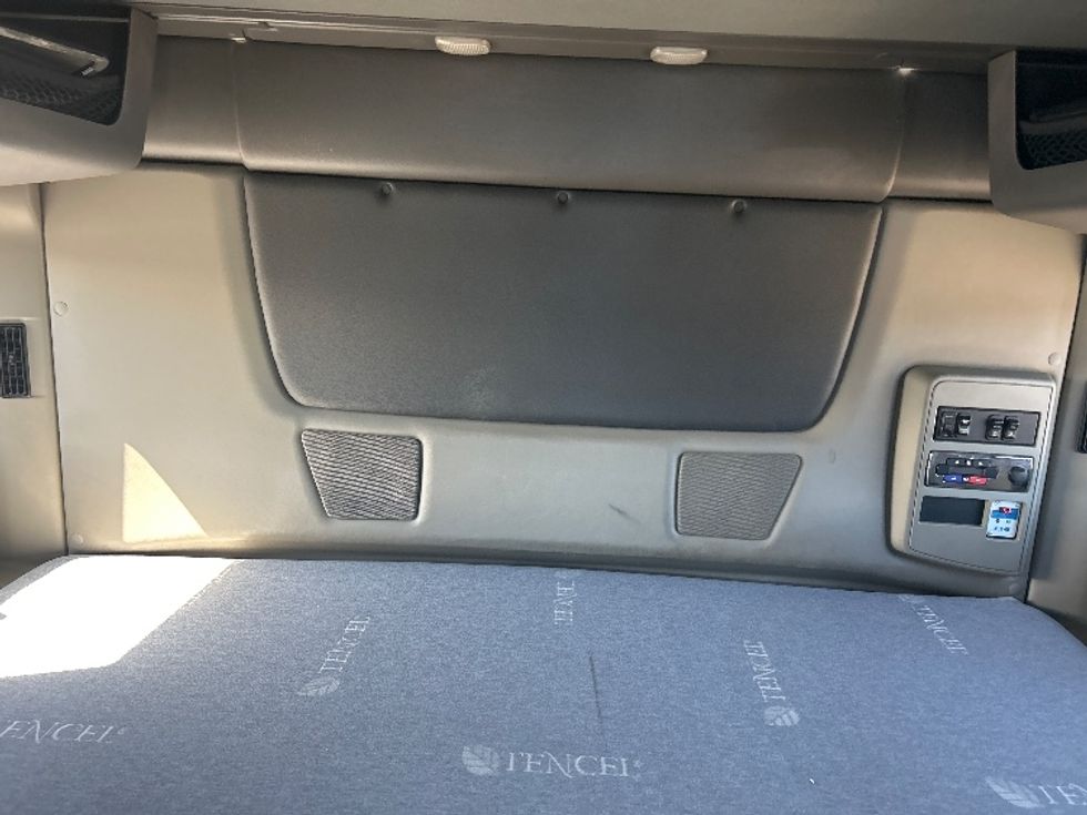 Sleeper Tractor-Heavy Duty Tractors-International-2021-LT625-El Paso-TX-578,944\n\t\tmiles-$ 38,250 - Image 16