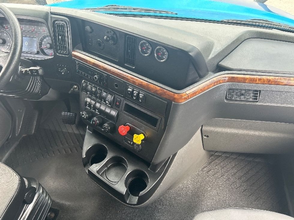 Sleeper Tractor-Heavy Duty Tractors-International-2021-LT625-El Paso-TX-588,212\n\t\tmiles-$ 38,000 - Image 15